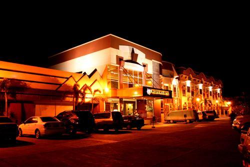MO2 Westown Hotel - Mandalagan Bacolod Bagian luar foto
