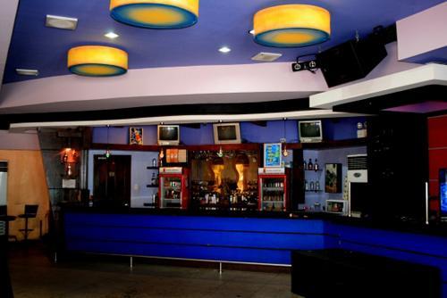 MO2 Westown Hotel - Mandalagan Bacolod Bagian luar foto