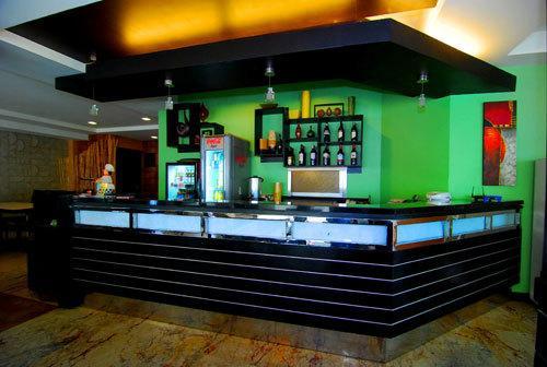 MO2 Westown Hotel - Mandalagan Bacolod Bagian luar foto