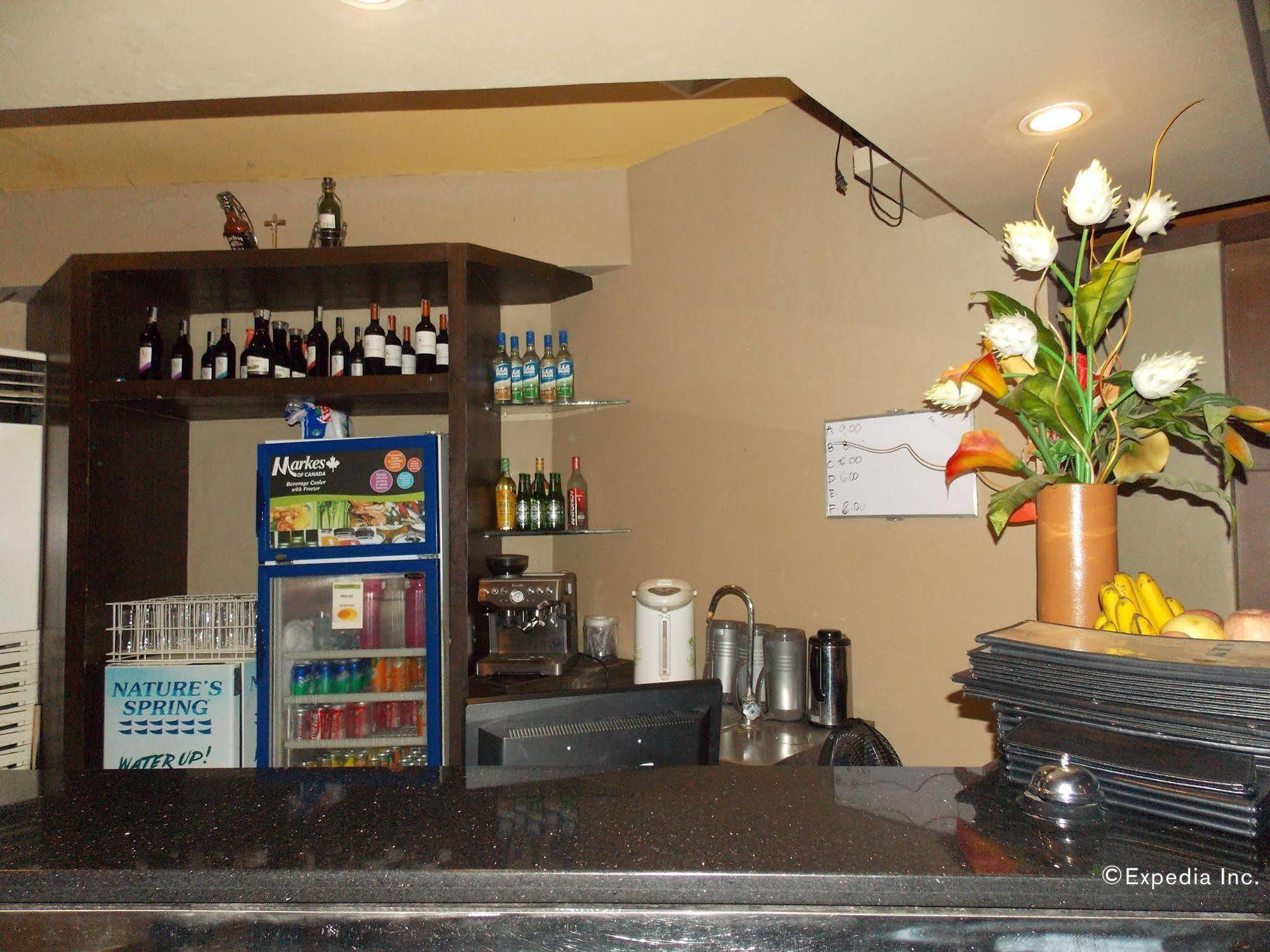 MO2 Westown Hotel - Mandalagan Bacolod Bagian luar foto